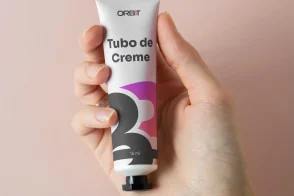 Visualização-Tubo-de-Creme-Na-Mão